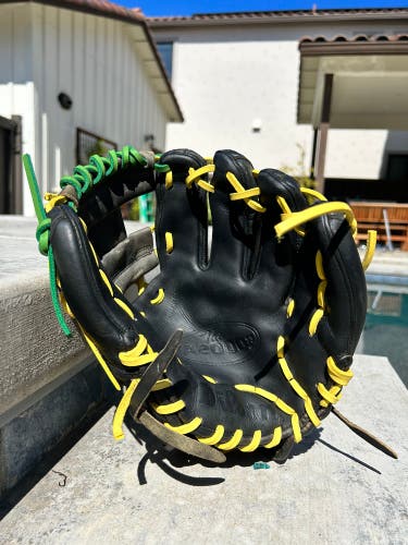 Wilson A2000 1788 Pro-Stock 11.25” RHT Infield Baseball Glove