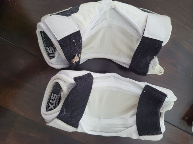 Used Medium Youth STX Cell IV Arm Pads
