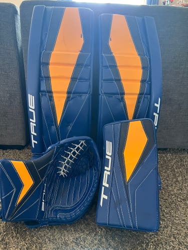 Used  True Regular L12.2 Goalie Full Set