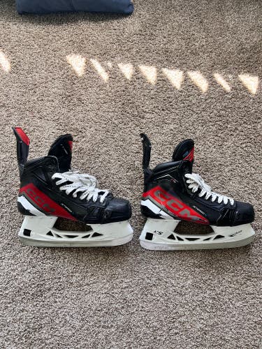 Used Senior CCM Wide Width 9.5 JetSpeed FT6 Hockey Skates
