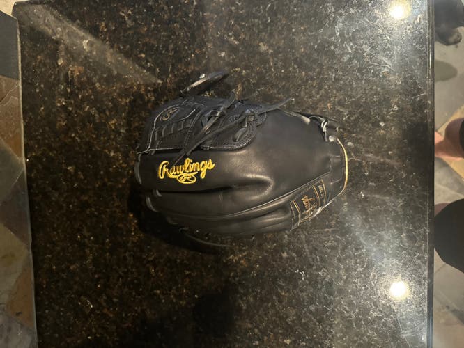 Rawlings Pro Label 7 Black Heart Of The Hide Infield/Pitcher’s Glove