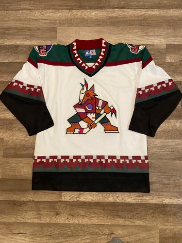 Vintage Phoenix Arizona Coyotes hockey jersey