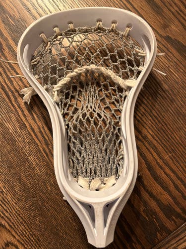 Stringing lacrosse head