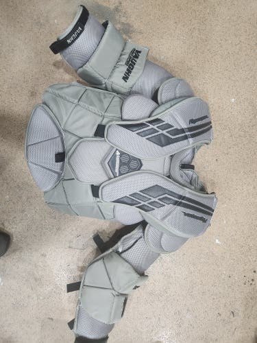 Small Vaughn VE8 Pro Carbon Goalie Chest Protector