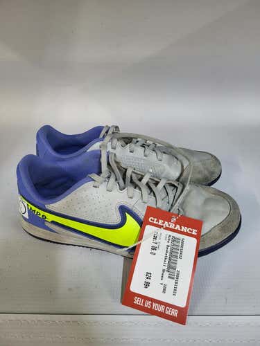 Used Nike Youth 06.0 Basketball Shoes