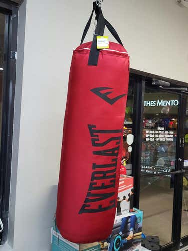 Used Everlast Boxing Bag 70 Lb Heavy Bags