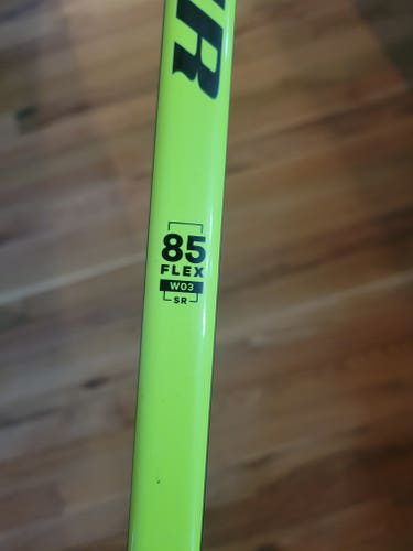 New Senior Warrior Alpha LX2 Right Handed Hockey Stick W03