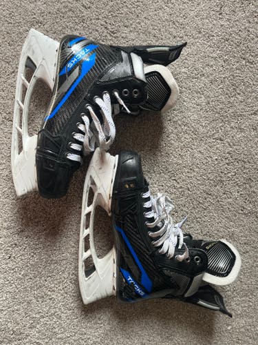 Used Senior CCM AS-V Pro Hockey Skates Regular Width Pro Stock 9