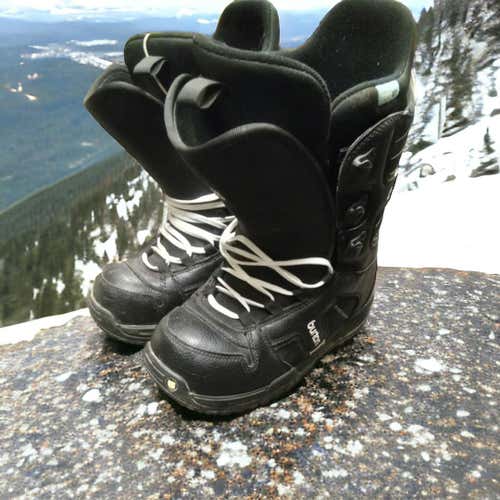 Used Burton Coco Senior 8.5 Men's Snowboard Boots