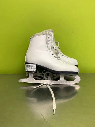 Used Jackson Cameo Soft Skate Senior 6 Soft Boot Skates