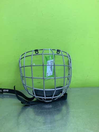 Used Bauer Fm 2100 Sm Hockey Helmets