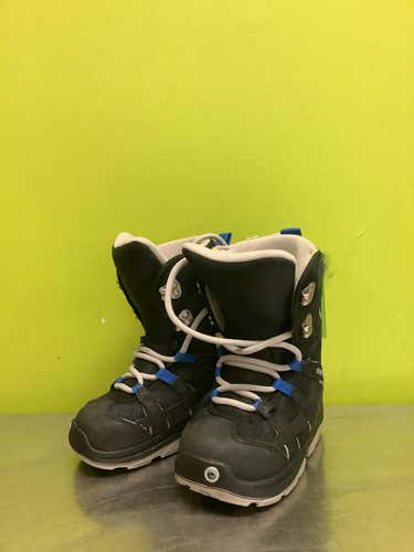 Used Burton Moto Youth 13.0 Boys' Snowboard Boots