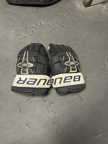 Bauer Nexus N9000 hockey gloves