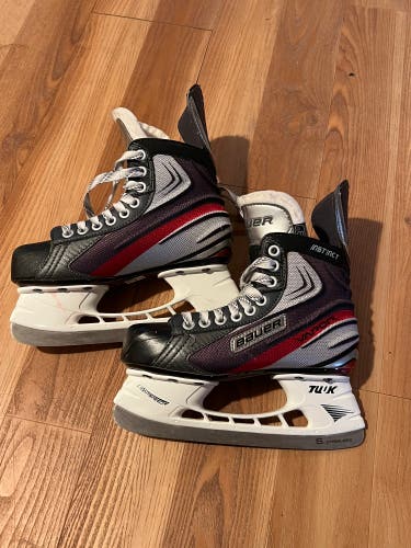 Used Junior Bauer Vapor Instinct Regular Width Size 3  Hockey Skates