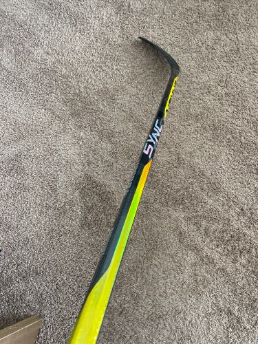 New Senior Bauer Right Handed P92M Pro Stock Nexus Sync Hockey Stick