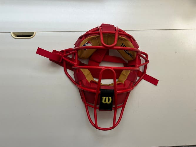 Used Wilson Dyna-Lite WTA3010 Adult Traditional Catcher’s Facemask