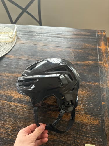 Used Large Bauer Re-Akt 150 Helmet