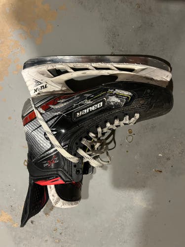 Used Senior Bauer Extra Wide Width   9.5 Vapor 2X Pro Hockey Skates