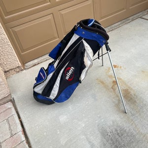 Alien Golf Stand / Carry Bag