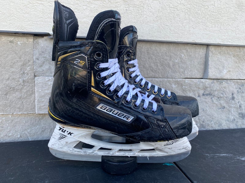 Men's Hockey Skates Stock Illustrations – 7 Men's Hockey Skates