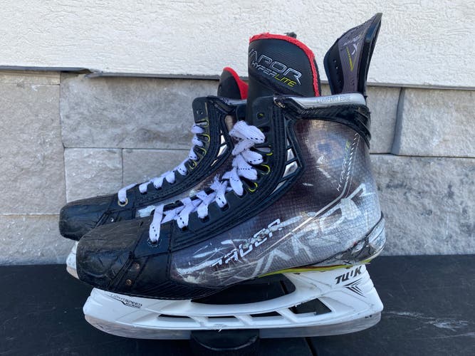 Bauer Vapor HyperLite Mens Pro Stock Size 9.5 Hockey Skates 3535