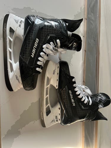 Used Senior Bauer Fit 2 Size 9.5 Supreme Mach Hockey Skates
