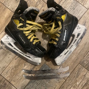 Used Bauer Regular Width  Size 4.5 Supreme 3S Pro Hockey Skates