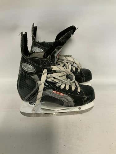 Used Easton Synergy 500 3.5ee Junior 03.5 Ice Hockey Skates