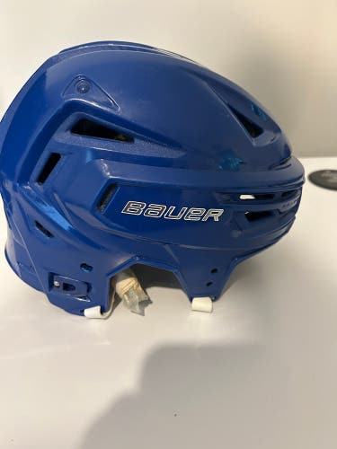 Used Large Bauer Re-Akt 150 Helmet