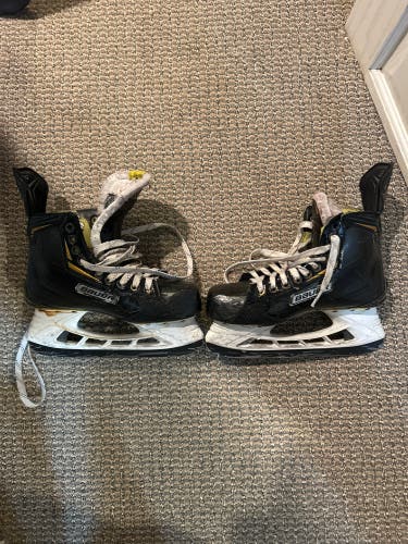 Used Senior Bauer 8.5 Supreme 2S Hockey Skates