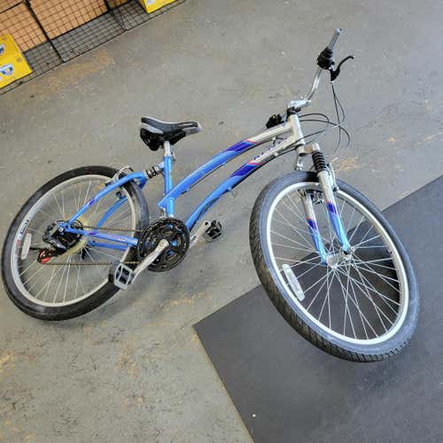 Used Shimano Bike 43-47cm - 17-18" - Md Frame 21 Speed Men's Bikes