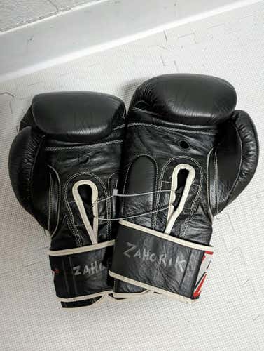 Used Revgear Senior 16 Oz Boxing Gloves
