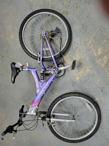 Used Next Tiara Pro 38-42cm - 15-16" - Sm Frame 21 Speed Women's Bikes