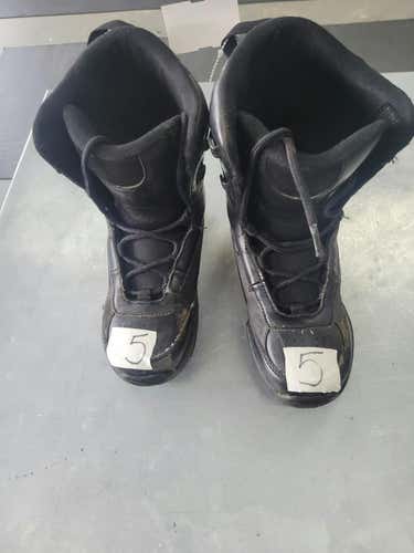 Used Morrow Junior 05 Boys' Snowboard Boots