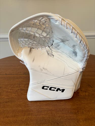 CCM Axis 2.9 Goalie Glove Sr.