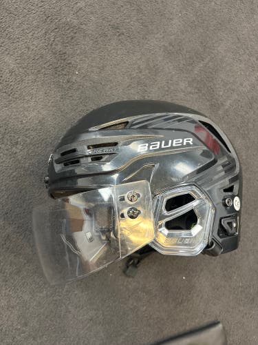 Bauer RE-AKT 85 helmet with Visor size medium