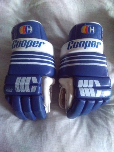 Cooper Leather LABs Vintage hockey gloves - Maple Leafs Colorway