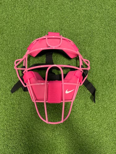 Nike Titanium MLB Mothers Day Mask brand new