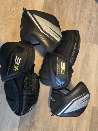 Like New!  Very Lightly Used Senior Large Bauer Supreme 3S Pro Elbow Pads
