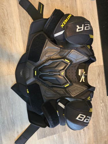 Like New!  Very Lightly Used Extra Large Senior Bauer Supreme Matrix Shoulder Pads
