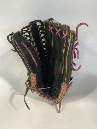 Used Wilson A2000 12 3 4" Fielders Gloves