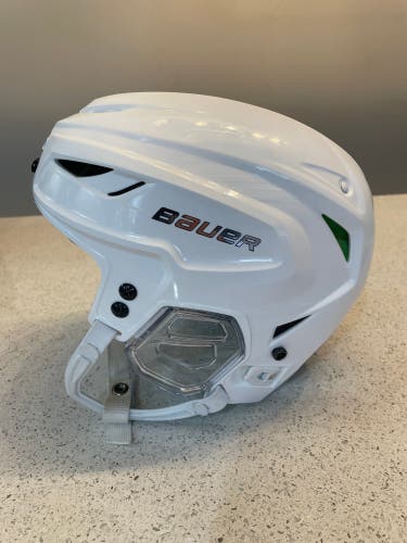 Bauer Hyperlite Helmet - Small/Medium
