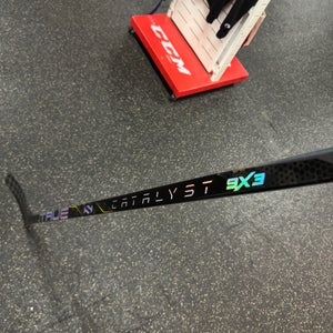 Used Senior True Right Handed catalyst 9x3 Hockey Stick