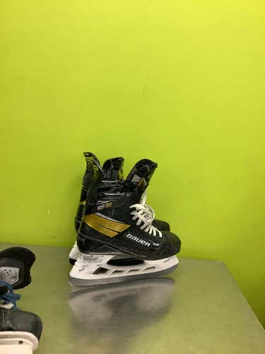 Used Bauer Supreme Ultrasonic Senior 9 Ice Hockey Skates