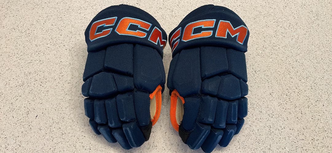 Used CCM 10" Islanders Hockey Club Team Gloves