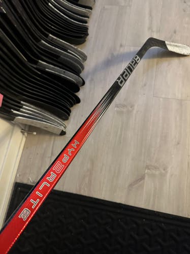 P92 82 Flex HYPERLITE 2 Used Senior Bauer Right Hand Pro Stock Vapor Hockey Stick