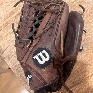 Used Wilson A950 Right-Hand Throw Infield Baseball Glove (11.75")