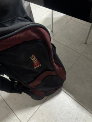 Datrek Golf Cart Bag  With shoulder strap and club dividers