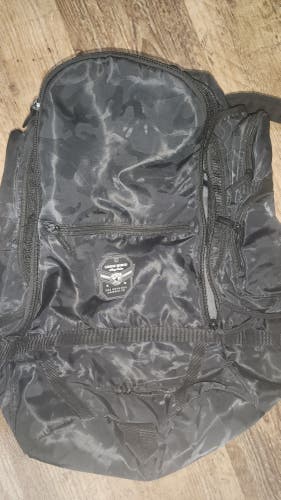 Backpack style lacrosse bag