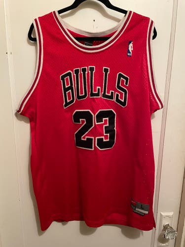 Chicago Bulls Michael Jordan Jersey Nike Size L